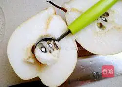 Illustration of how to make tomato and pear juice (detoxification and beauty) 3