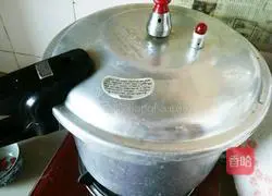 Illustration of how to make old hen soup 8