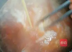 Illustration of how to make tomato and egg drop soup 5