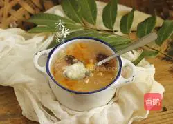 Illustration of how to make peach gum, snow swallow, saponin, rice and white fungus soup in summer 10