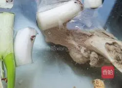 Illustration of how to make bone soup 4