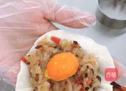 Illustration of how to make salted egg yolk siomai 6