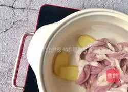 Pork Intestine Sauerkraut Soup Recipe Illustration 4