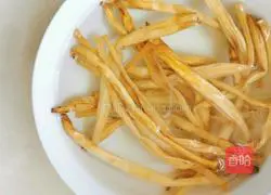 Illustration of how to make noodles 3