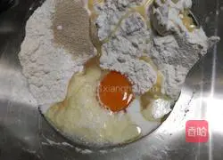 Illustration of how to make crispy fried dough sticks 1