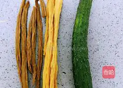 Illustration of how to make cucumber mixed with yuba 1