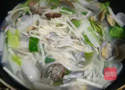 Clams and vegetables Illustration of making noodles 6