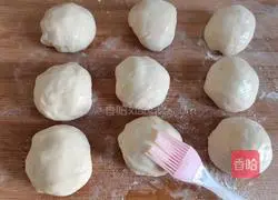 Illustration of how to make pork, chives and pickled mustard pot helmet 10