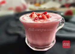 Illustration of how to make strawberry milkshake 8