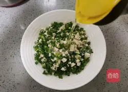 Illustration of how to make tofu rolls 5