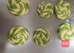 Spinach Pumpkin Steamed Bun Lollipop Recipe Illustration 10
