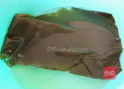 Illustration of how to make cabbage and kelp dumpling soup 2