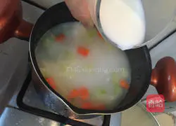 Stewed pork ribs with winter melon in milk soup Practice illustration 9