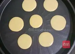 Illustration of how to make banana milk pancake (baby food supplement) 7