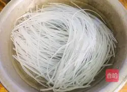 Illustration of how to make lamb chops and radish vermicelli 3