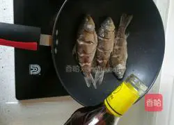 Illustration of how to make crucian carp tofu soup 8