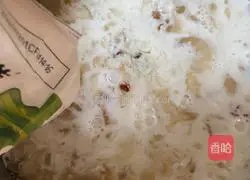 Milk Peach Gum Tremella Soup Recipe Illustration 4