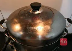 Illustration of how to make hedgehog buns 17