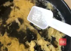 Lazy Seaweed and Egg Drop Soup Recipe Illustration 6