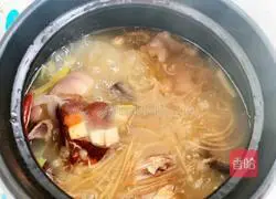 How to make home-style corn ribs soup Illustration 11