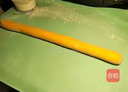 Illustration of how to make pumpkin steamed buns 10