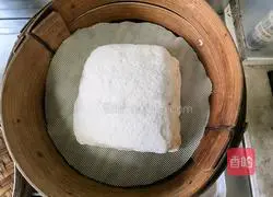 Illustration of how to make sesame sauce layer cake (risen dough) 15