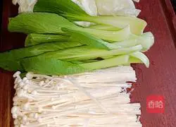 Illustration of how to make vermicelli meatball pot (tomato soup base) 5