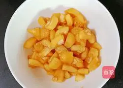 Illustration of how to make Tremella Loquat Soup (Baby Complementary Food) 3