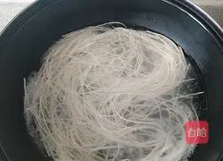 Illustration of how to make scallion oil noodles 5