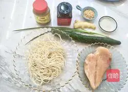 Illustration of how to make appetizing chicken shredded cold noodles 1