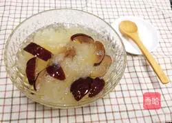 Illustration of how to make rock sugar, white fungus and red date soup 8