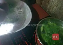 Illustration of how to make vegetable soup 4