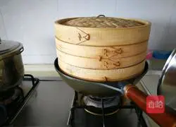 Illustration of how to make crispy meat-filled shrimp siomai 12