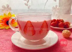 Strawberry Milkshake Recipe Illustration 7