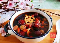 Red Dates and Lotus Root Soup ( Illustration of how to nourish yin, moisten the lungs, replenish qi and blood) 10