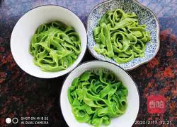 Illustration of how to make spinach noodles with mushroom and egg sauce 11