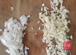 Illustration of how to make fried noodles with oil 3