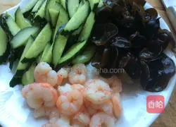 How to make shrimp and cucumber Illustration 1