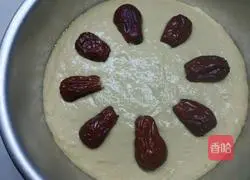 Illustration of how to make brown sugar and jujube cake 15