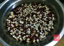 Illustration of how to make adzuki bean and barley sugar water 2