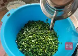 Illustration of how to make leek, egg and ham cake 4