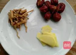 Illustration of how to make morel chicken soup 6