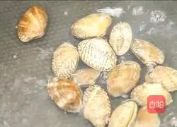 Illustration of how to make steamed clam eggs 3