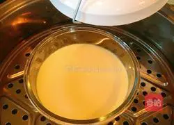 Illustration of how to make shredded pork and egg custard 11