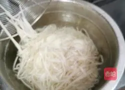 Illustration of how to make refreshing cold noodles 10