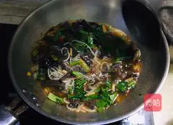 Illustration of how to make sheep blood in pink soup 9