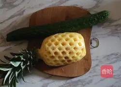Pictures of how to make pineapple and cucumber juice 1