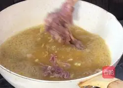 Illustration of how to make pork slices in sour soup 11