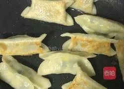 Illustration of how to make fried dumplings (leeks and eggs) 7