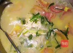 Illustration of making fish bone tomato soup 5